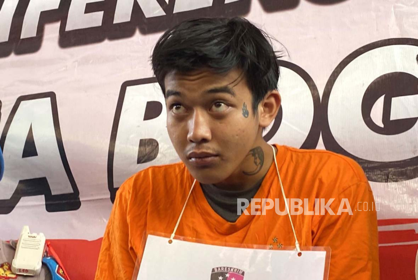 Tampang Rahmat Agil alias Alung (20 tahun), pria di Bogor yang membunuh pacarnya di dalam hotel. 