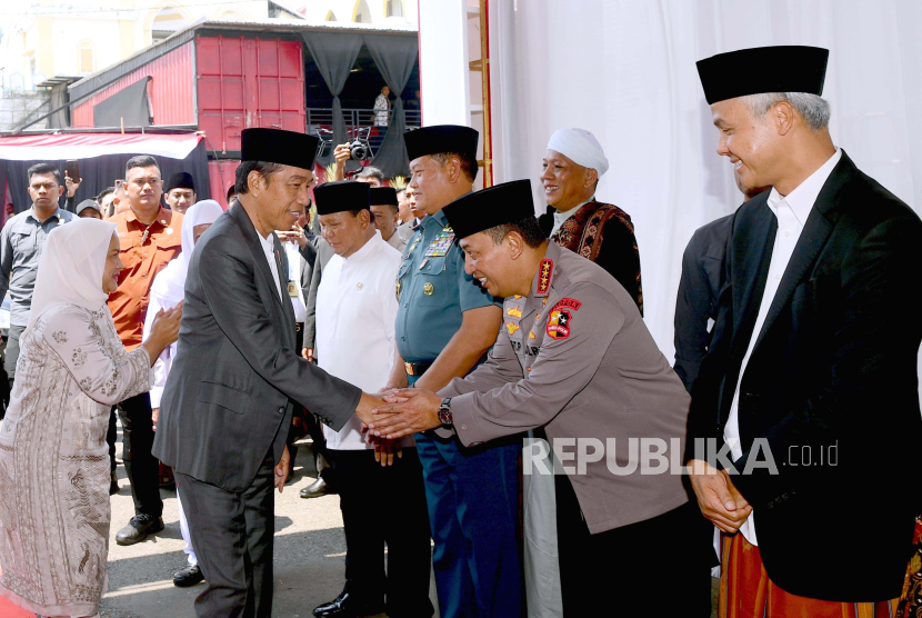 Presiden Jokowi saat menghadiri pembukaan Muktamar Sufi Internasional 2023 di Pekalongan, Jawa Tengah, Selasa (29/8/2023).