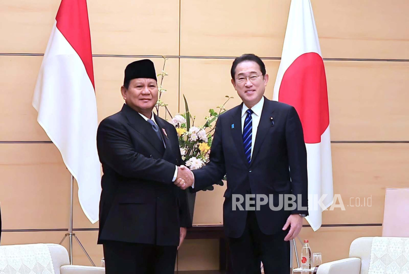 Menteri Pertahanan Prabowo Subianto bertemu Perdana Menteri Jepang Fumio Kishida di Tokyo, Rabu (3/4/2024).  