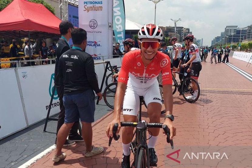 Aiman Cahyadi lanjutkan tur bersama Terengganu di Tour of Shanghai.