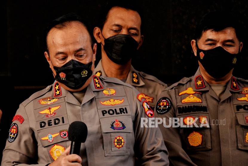 Kepala Divisi Humas Mabes Polri Irjen Dedi Prasetyo menyampaikan keterangan pers terkait kasus mantan Kepala Divisi Propam Polri Ferdy Sambo beberapa waktu lalu.