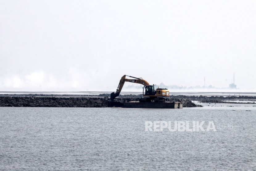 Presiden Joko Widodo (Jokowi) meresmikan kolam regulasi Nipa-Nipa di Kabupaten Gowa, Sulawesi Selatan, Kamis (18/3).