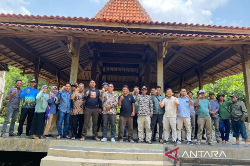 Petani tebu Blora protes PG GMM yang menutup giling lebih awal.