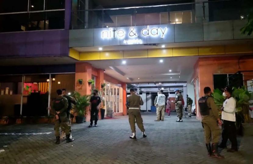 Digerebek di Hotel Karena Diduga Selingkuh, Oknum Satpol PP Surabaya Dipecat