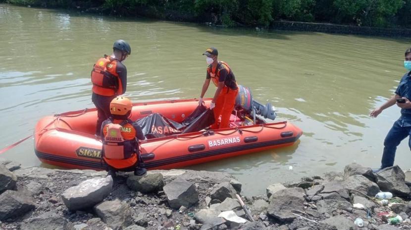 Mayat Wanita Tanpa Identitas Ditemukan Mengapung di Perairan Sedati Sidoarjo