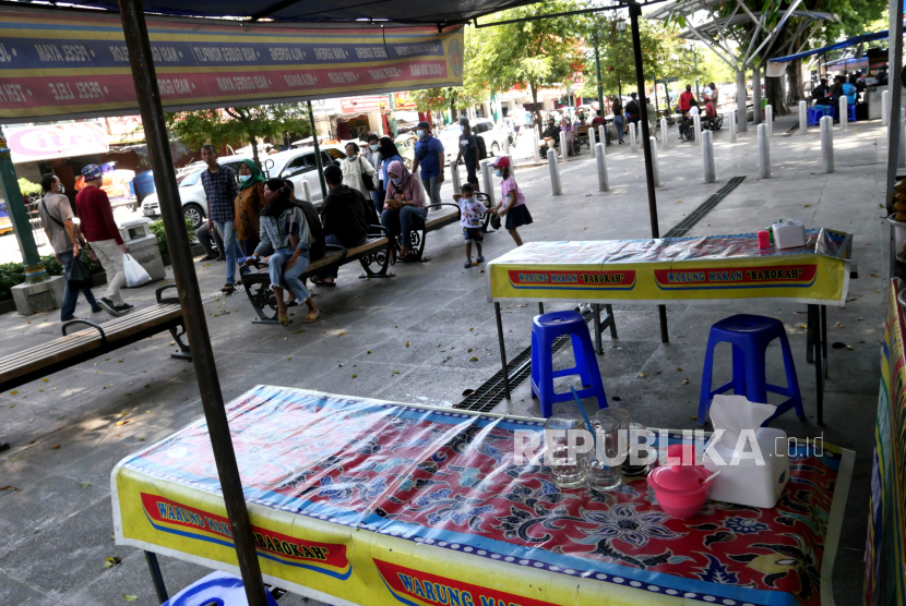 Pedagang makanan kaki lima di Malioboro, Yogyakarta.