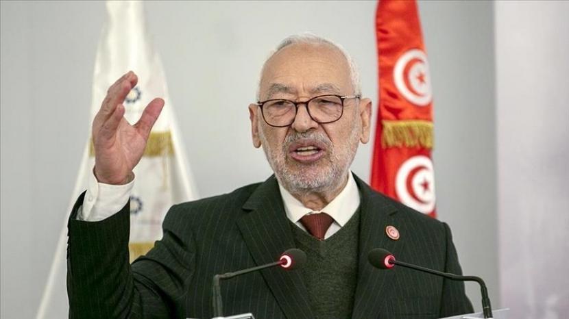 Ketua Parlemen Tunisia Rached Ghannouchi pada Senin (26/7) mengatakan bahwa parlemen masih aktif bertugas.