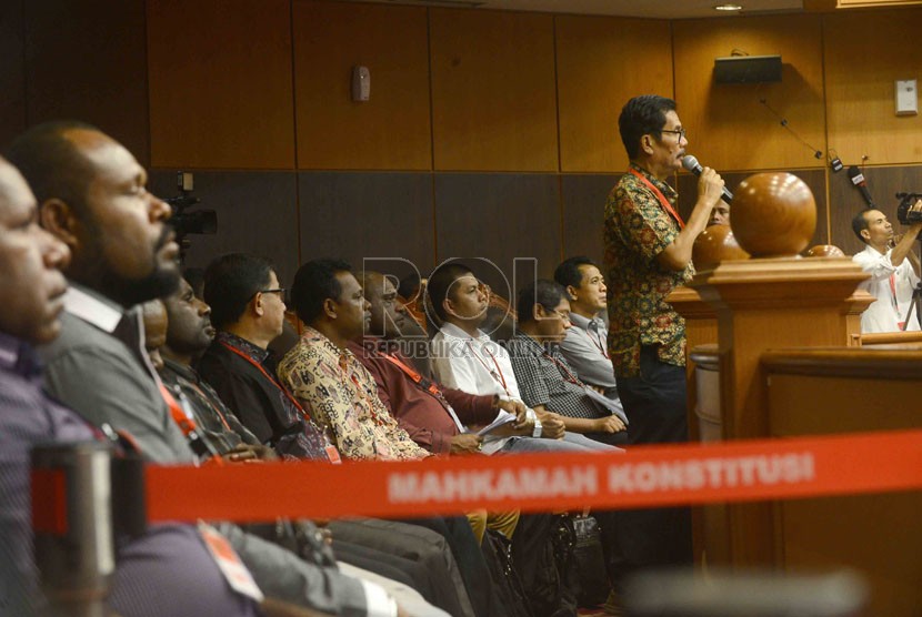 Suasana sidang lanjutan Perselisihan Hasil Pemilihan Umum (PHPU) Pilpres 2014 di Gedung MK, Jakarta, Kamis (14/8). (Republika/Agung Supriyanto)