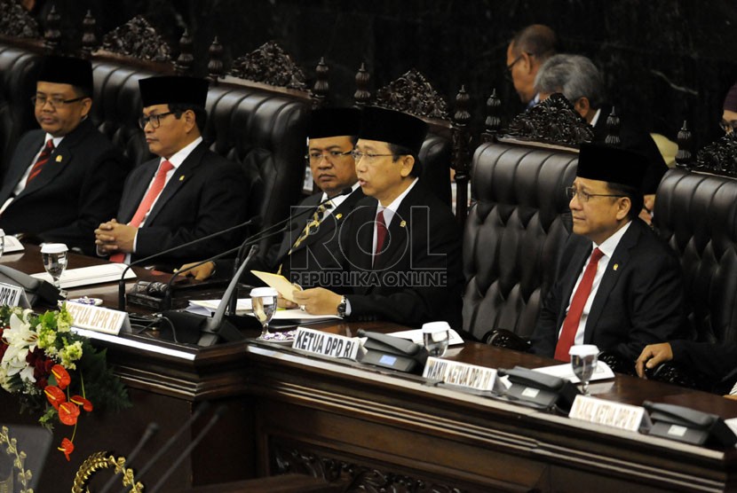 Marzuki Alie kala  memimpin Sidang Bersama DPR dan DPD 2014 di Ruang Rapat Nusantara, Kompleks Parlemen, Senayan, Jakarta.(lustrasi)