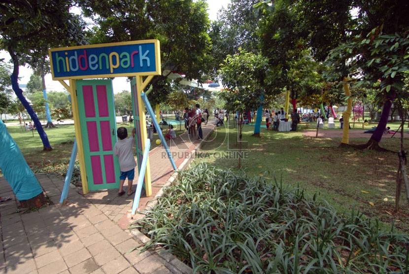   Suasana kampanye Hidden Park di Ruang Terbuka Hijau (RTH) Taman Tanjung, Jakarta Selatan, Ahad (7/9). (Republika/Raisan Al Farisi)