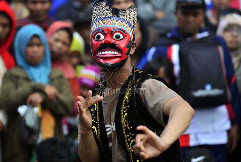 Festival Dieng Culture di komplek Candi Arjuna Dieng, Jawa Tengah.