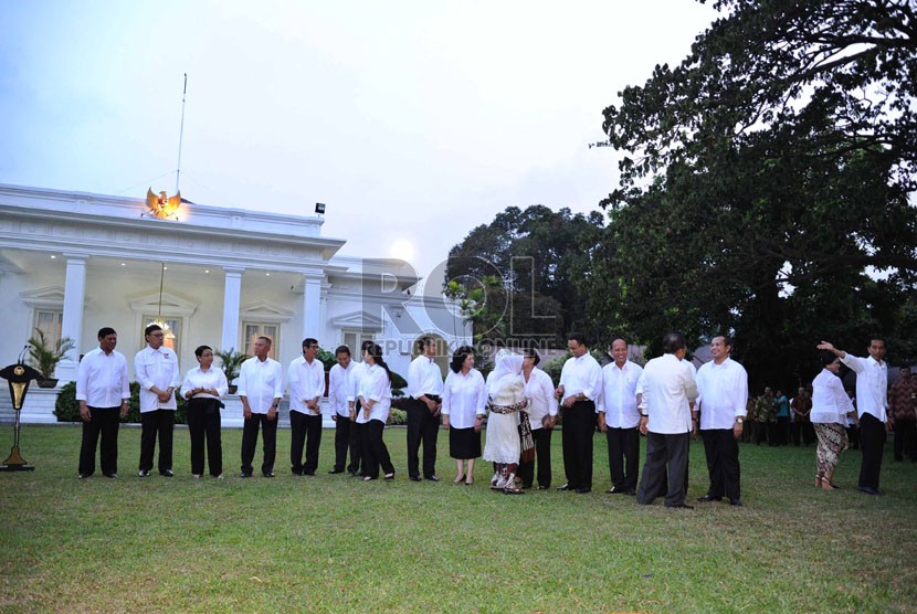   Pengumuman susunan Kabinet Kerja di Istana Merdeka, Jakarta, Ahad (26/10). (Republika/Tahta Aidilla)