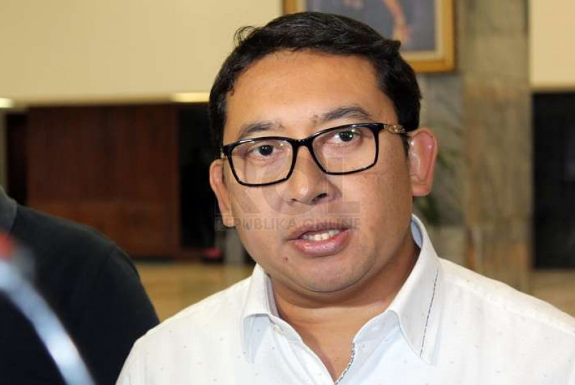 Fadli Zon: Bedakan Antara Surveyor dengan Konsultan ...