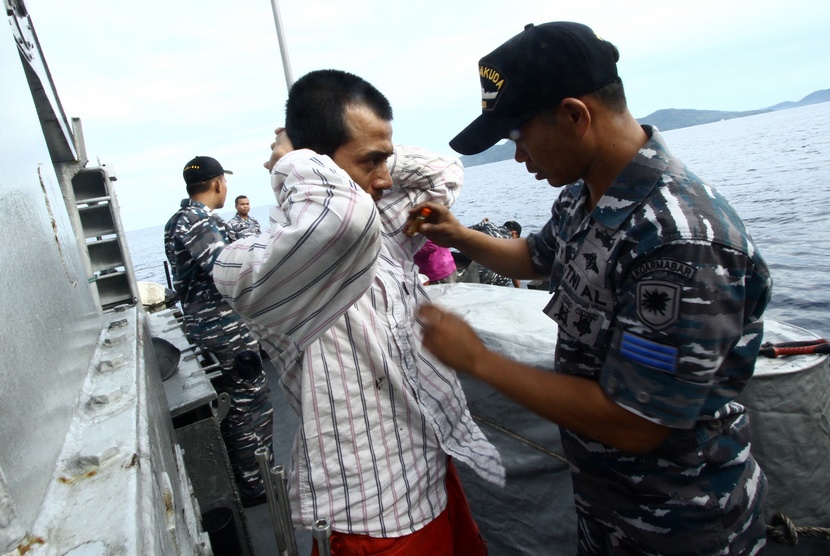  Sejumlah nelayan asing ditahan di wilayah Laut Natuna, Anambas, Kepri, (Antara/Joko Sulistyo)