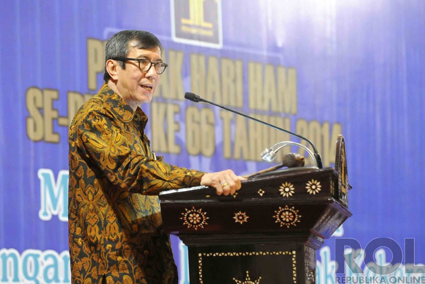 Menteri Hukum dan HAM Yasonna Laoly memberikan sambutan puncak peringatan Hari HAM di Gedung Kementerian Hukum dan Ham, Jakarta, Rabu (10/12). (Republika/Agung Supriyanto)