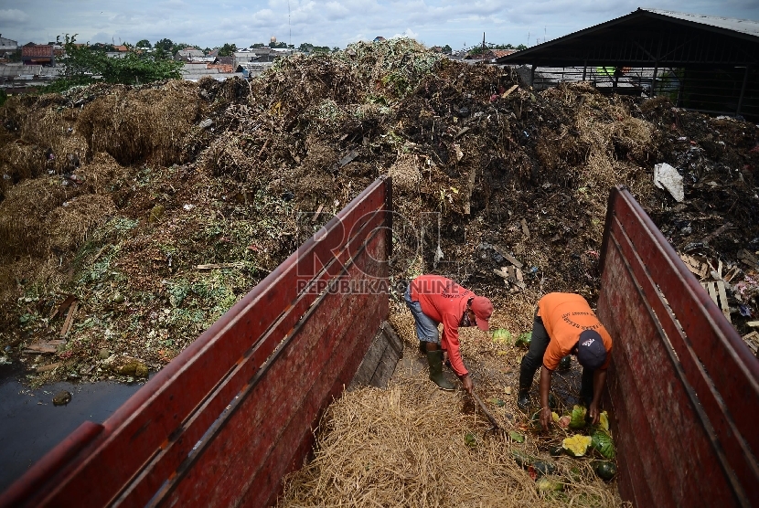 Bersih-bersih sampah (ilustrasi)