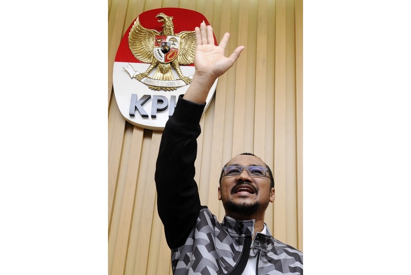  Ketua KPK Abraham Samad memberikan keterangan terkait penetapan tersangka calon Kapolri Komjen Pol Budi Gunawan di Gedung KPK Jakarta, Selasa (13/1).  (Antara/Wahyu Putro)
