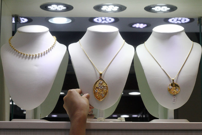 Perhiasan emas (ilustrasi). Indonesia memiliki beberapa produk unggulan yang masuk dalam fasilitas GSP dari Pemerintah AS, salah satunya kalung emas.