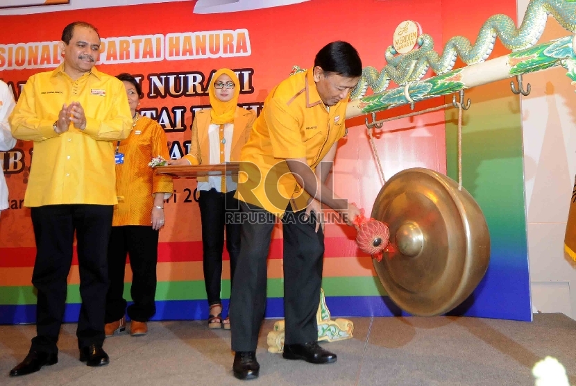  Ketua Umum Partai Hati Nurani Rakyat (Hanura), Wiranto membuka Rapat Pimpinan Nasional III Hanura di Jakarta, Sabtu (24/1). (Republika/Agung Supriyanto)
