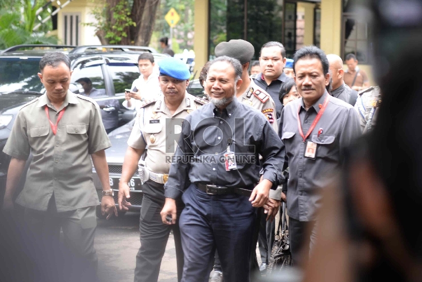   Wakil Ketua KPK Bambang Widjojanto (BW) mendatangi Bareskrim, Mabes Polri, Jakarta, Selasa (3/2).   (Republika/Wihdan)