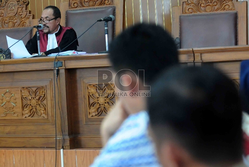 ?Hakim tunggal Sarpin Rizaldi membacakan putusan sidang praperadilan pemohon Komjen Budi Gunawan di Pengadilan Negeri Jakarta Selatan, Senin (16/2). (Republika/Agung Supriyanto)