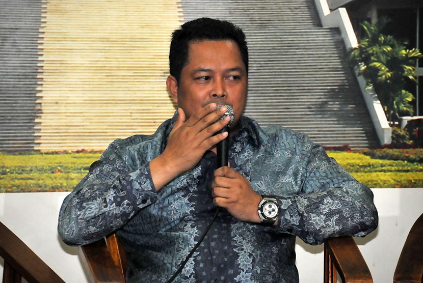 Wakil Ketua MPR Mahyudin saat tampil menjadi narasumber dalam diskusi yang diadakan pengurus wartawan parlemen di press room parlemen, Jakarta, Kamis (19/3).  (foto : dok. MPR RI)