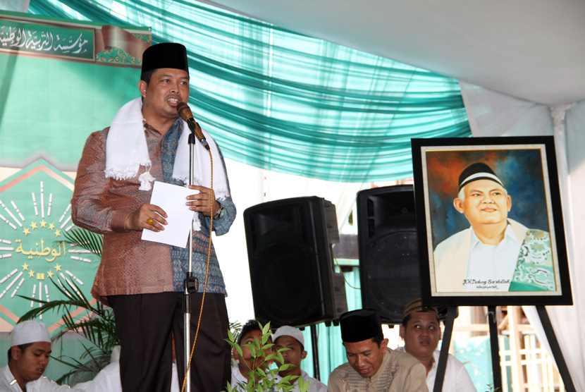  Wakil Ketua MPR Mahyudin memberikan tausiyah kebangsaan di acara haul pendiri Pondok Pesantren Al Wathoniyah Putra Klender di Jakarta Timur, Jum'at (20/3).  (foto : MgROL_37)