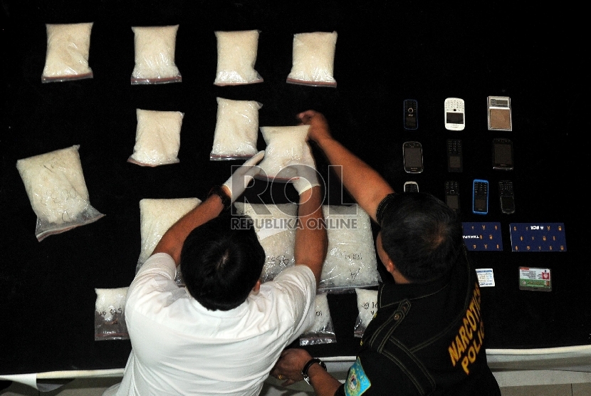  Rilis sindikat narkoba Freddy Budiman di kantor Direktorat Narkoba Bareskrim Polri, Cawang, Jakarta Timur, Selasa (21/4). (Republika/Rakhmawaty La'lang)
