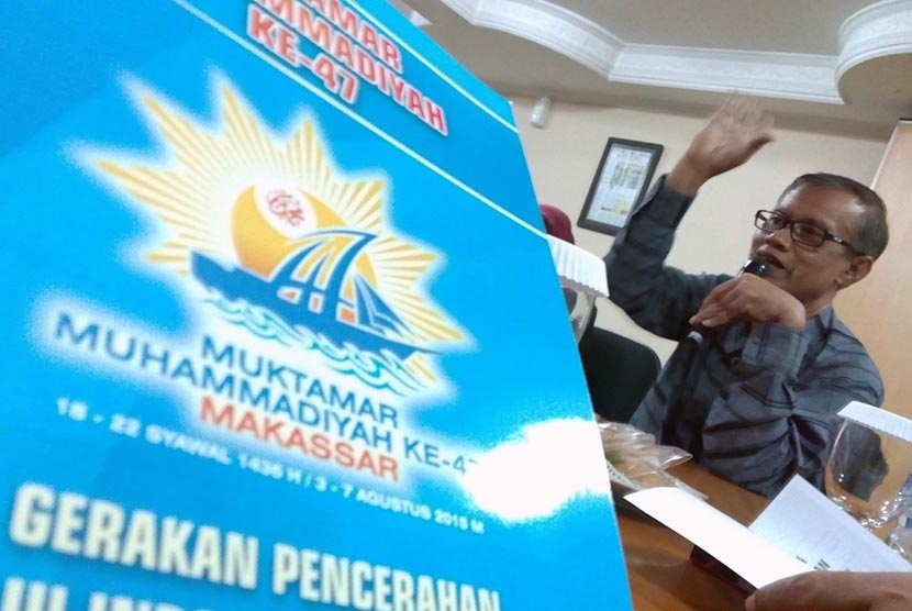  Ketua Panitia Pengarah Muktamar ke 47 Muhammadiyah, Haedar Nasir, menjelaskan rencana  penyelenggaraan muktamar di Kantor Redaksi Republika, Jakarta, Selasa (12/5). 