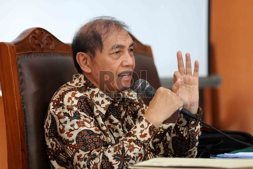 Mantan Dirjen Pajak Hadi Poernomo dalam sidang praperadilan di PN Jakarta Selatan, Jumat (22/5). (Republika/Agung Supriyanto)