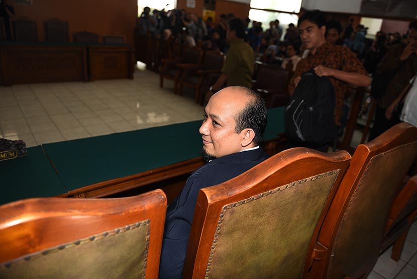 Penyidik KPK Novel Baswedan menjalani sidang perdana praperadilannya di Pengadilan Negeri Jakarta Selatan, Senin (25/5). (Antara/Hafidz Mubarak)