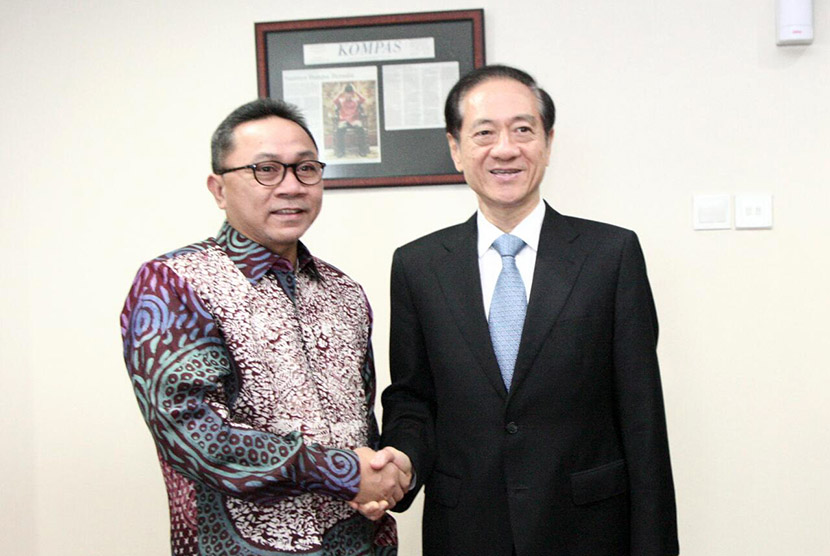 Wakil Ketua Parlemen China, Han Qide, saat berjumpa dengan Ketua MPR Zulkifli Hasan, di Gedung Nusantara III, Komplek Gedung MPR/DPR/DPD, Jakarta, Jumat (3/7).  (dok. MPR RI)