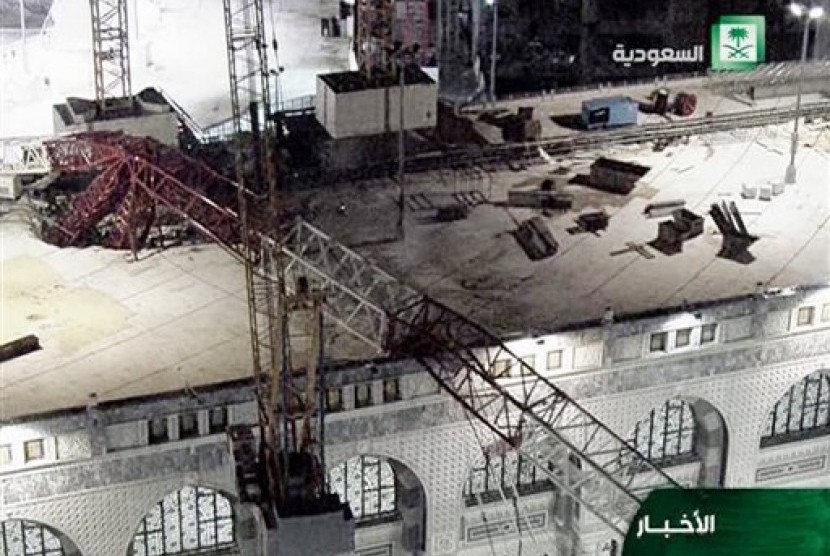 Suasana beberapa saat setelah crane jatuh di Masjidi Haram.