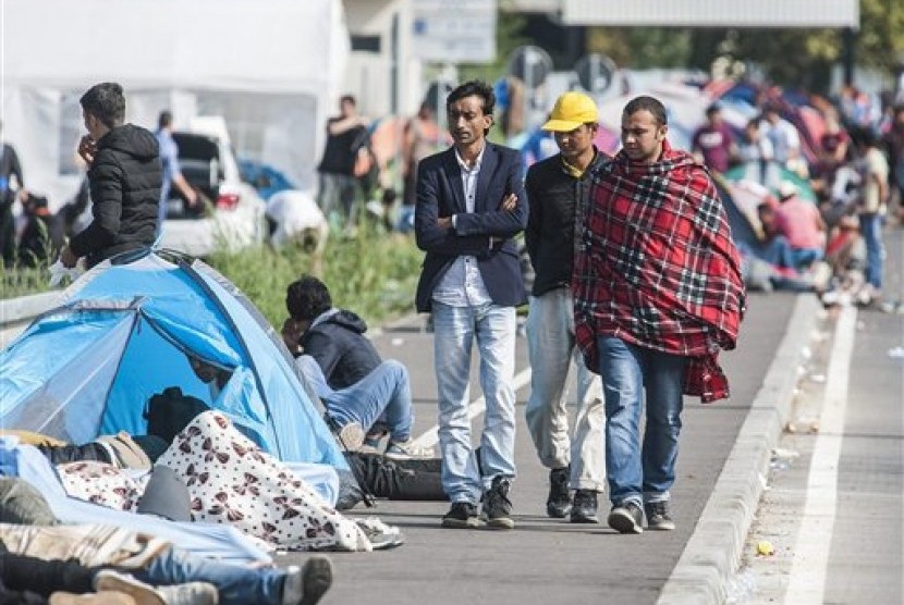 Imigran di perbatasan Serbia. Uni Eropa mengundang Kosovo dan Serbia untuk melanjutkan pembicaraan di Brussels menyusul ketegangan atas aturan perbatasan baru.