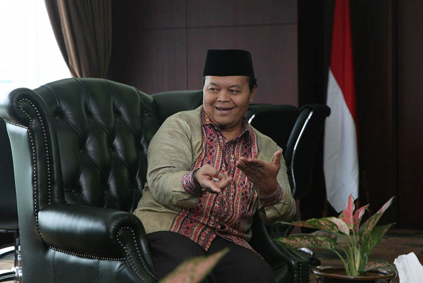  Wakil Ketua MPR Hidayat Nur Wahid menerima pimpinan Lembaga Pengkajian di ruang kerja, Gedung Nusantara III Lantai 9, Komplek Parlemen, Senayan, Jakarta, Senin (26/10). (foot : dok. MPR)