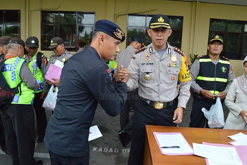 Pengamanan Pilkada, Polres Tasikmalaya Beri Uang Saku 621 Personel ...