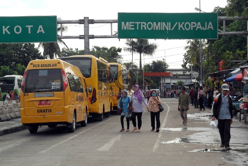 Suasana Terminal Bus Senen Jakarta nampak sepi, Senin (21/12), tak terlihat bus Metromini yang biasa mangkal di terminal.