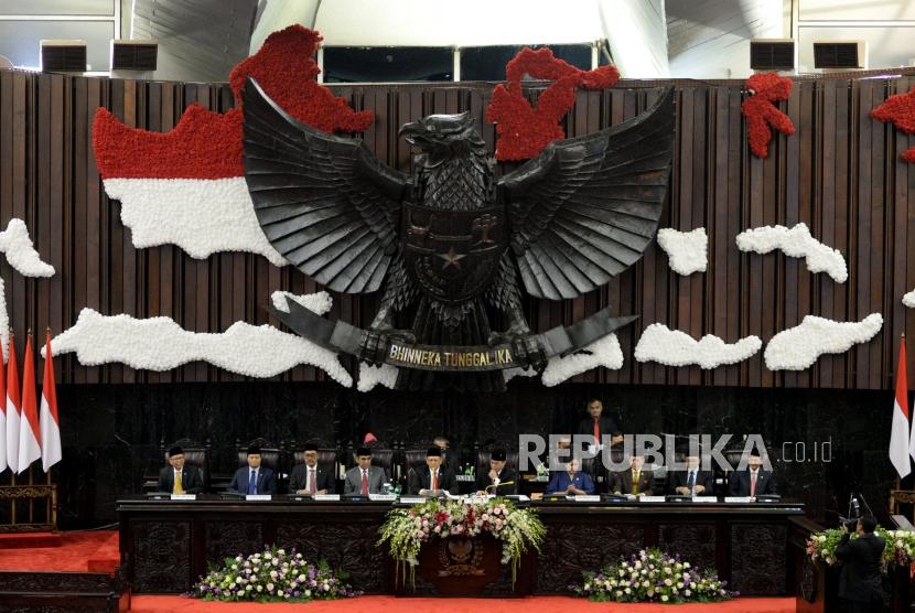 Ketua MPR Bambang Soesatyo bersama para pimpinan MPR lainya memimpin sidang Paripurna MPR di Gedung Nusantara, Kompleks Parlemen, Senayan, Jakarta. (ilustrasi)