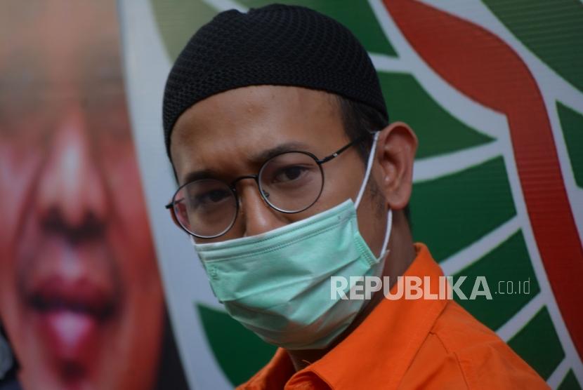 Artis Rifat Umar alias RU tersangka kasus narkoba dan Rizki Ramadhan alias RR saat konferensi pers terkait ungkap kasus narkoba di Direktorat Narkoba Polda Metro Jaya, Jakarta, Jumat (4/10/2019).
