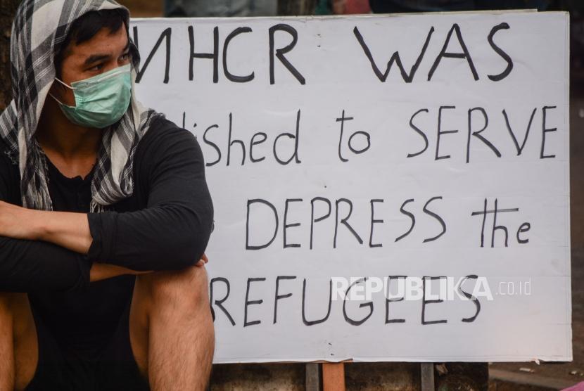 Pencari suaka melakukan aksi di depan Kantor UNHCR, Kebun Sirih, Jakarta. UNHCR gelar Forum Pengungsi Global yang membahas perpindahan terpaksa. Ilustrasi.