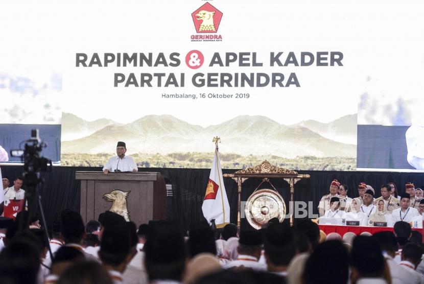 Ketua Umum Partai Gerindra Prabowo Subianto memberikan pidato politik pada acara Rapimnas dan Apel Kader Partai Gerindra di Hambalang, Bogor, Jawa Barat, Rabu (16/10).