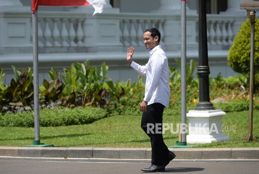 Nadiem Dipanggil Presiden Joko Widodo. Founder Gojek Nadiem Makarim dipanggil Presiden Joko Widodo di Istana Kepresidenan, Jakarta, Senin (21/10).