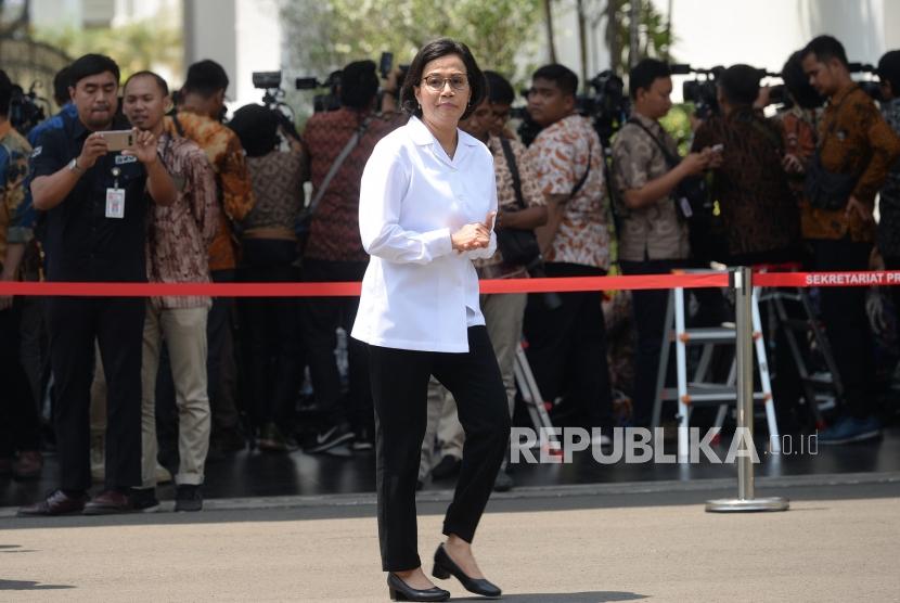 Diundang Ke Istana Kepresidenani. Menteri Keuangan Sri Mulyani tiba di Istana Kepresidenan untuk bertemu Presiden Joko Widodo, Jakarta, Selasa(22/10).