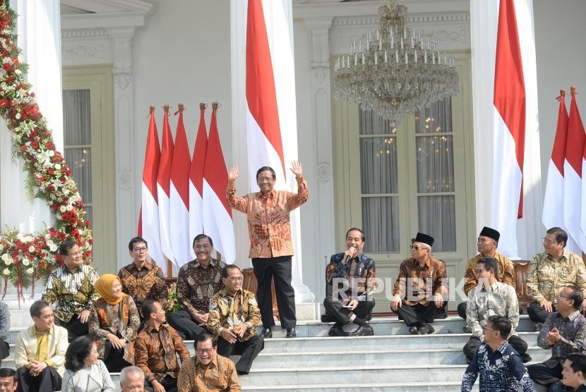 Pelantikan Kabinet Indonesia Maju. Jajaran Kabinet Indonesia Maju mengikuti acara perkenalan bersama Presiden Joko Widodo di Istana Negara, Jakarta, Rabu (23/10).