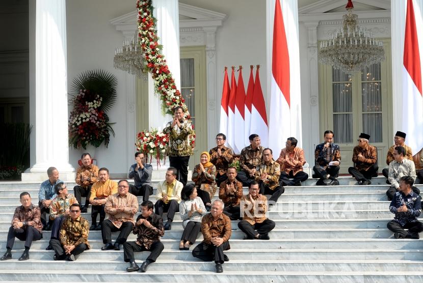Pelantikan Kabinet Indonesia Maju. Jajaran Kabinet Indonesia Maju mengikuti acara perkenalan bersama Presiden Joko Widodo di Istana Negara, Jakarta, Rabu (23/10).