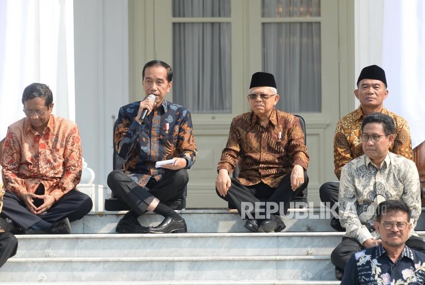 Perkenalan Kabinet Indonesia Maju. Presiden Joko Widodo dan Wapres Maruf Amin saat mengenalkan jajaran Kabinet Indonesia Maju  di Istana Merdeka, Jakarta, Rabu (23/10).