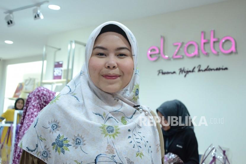 Vice President Elzatta Hijab, Tika Mulya