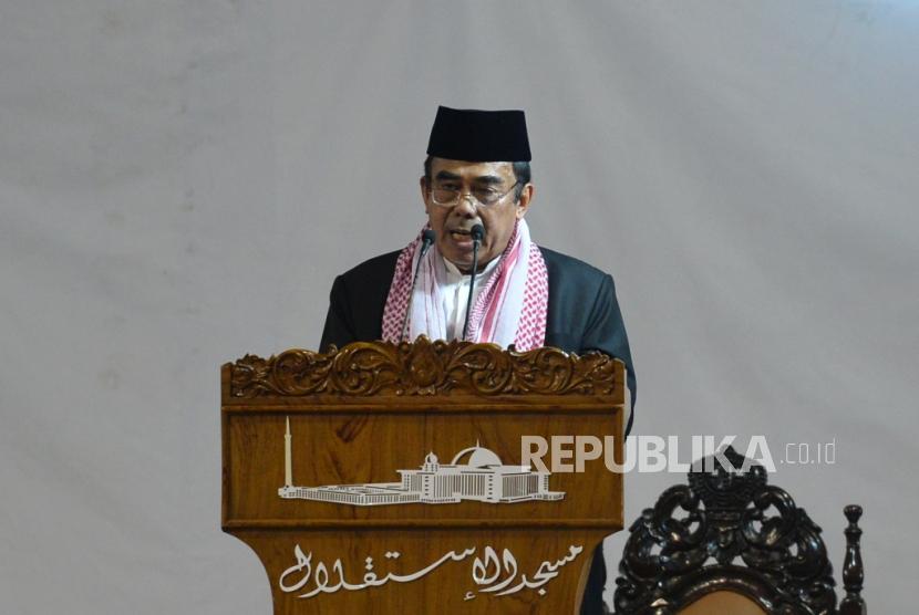 Menteri Agama Fachrul Razi menjadi khatib shalat jumat di Masjid Istiqlal, Jakarta, Jumat (1/11).