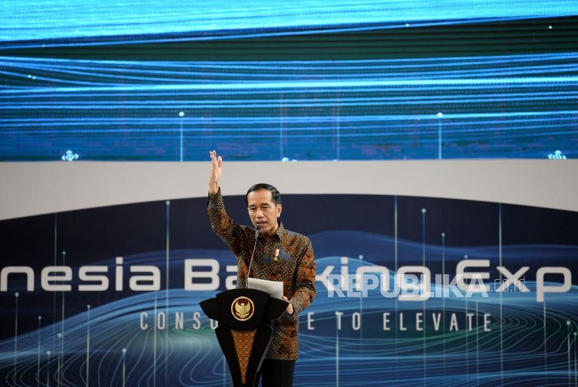 Presiden Joko Widodo memberikan sambutan pada pembukaan kegiatan Indonesia Banking Expo 2019 di Jakarta, Rabu (6/11).