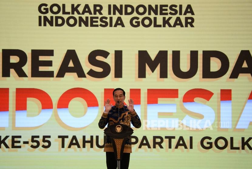 Presiden Joko Widodo memberikan sambutan saat memperingati HUT ke-55 tahun Partai Golkar di Jakarta, Rabu (6/11).